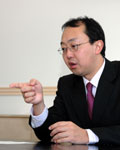 漆原 茂氏