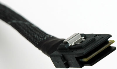 SASケーブルのコネクタ部