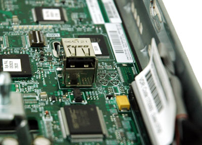 セキュリティキーにも使えるUSBポート