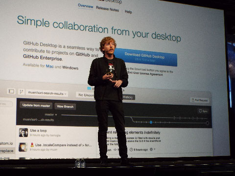 GitHub Desktopを紹介するワンストラス氏