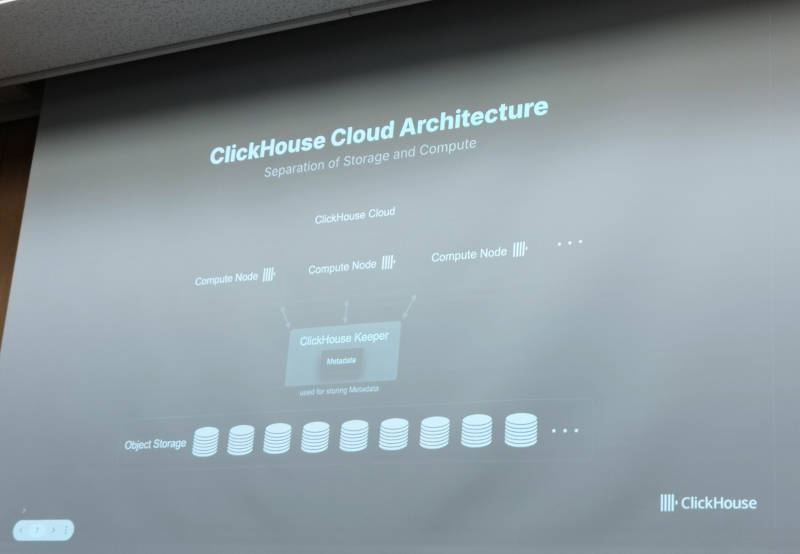 ストレージと演算を分離することで高速化と巨大データ処理に最適化