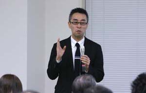 岡田氏